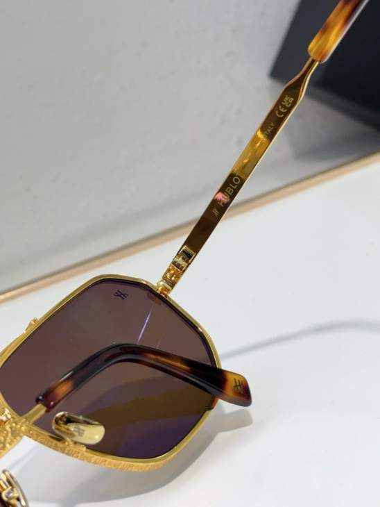 Picture of Hublot Sunglasses _SKUfw68373270fw